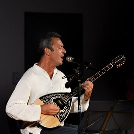 Live performance: Giovanni Dell’Olivo